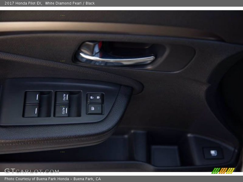 White Diamond Pearl / Black 2017 Honda Pilot EX