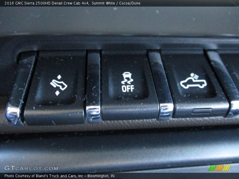 Summit White / Cocoa/Dune 2016 GMC Sierra 2500HD Denali Crew Cab 4x4