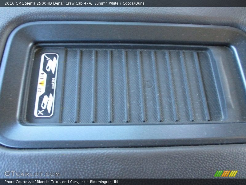 Summit White / Cocoa/Dune 2016 GMC Sierra 2500HD Denali Crew Cab 4x4