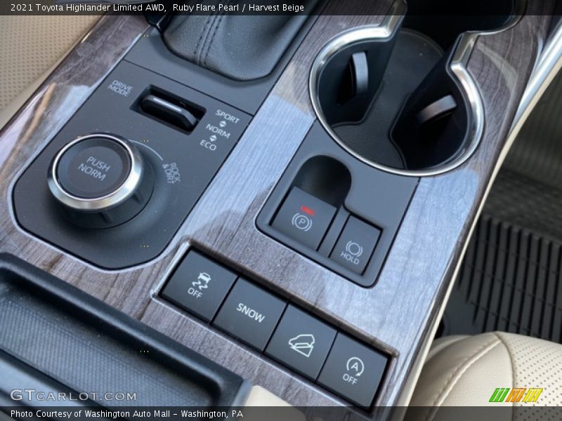 Ruby Flare Pearl / Harvest Beige 2021 Toyota Highlander Limited AWD