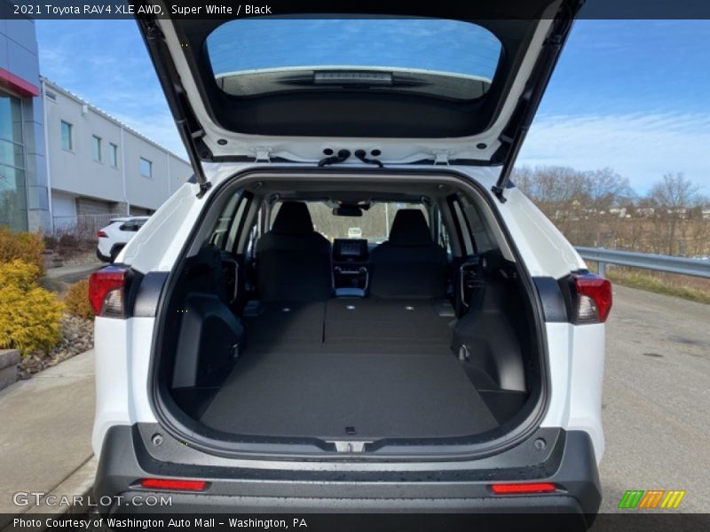 Super White / Black 2021 Toyota RAV4 XLE AWD