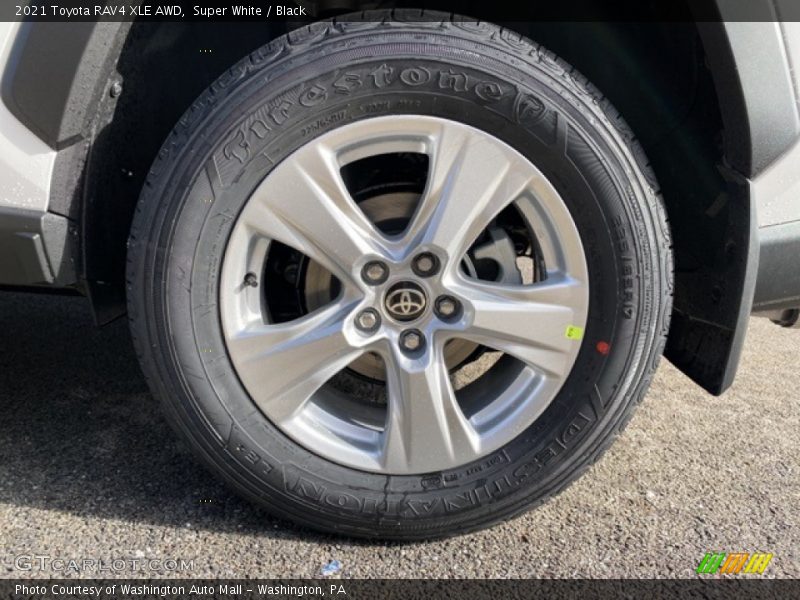 Super White / Black 2021 Toyota RAV4 XLE AWD