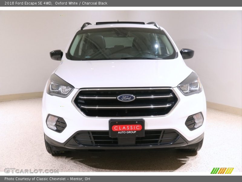 Oxford White / Charcoal Black 2018 Ford Escape SE 4WD