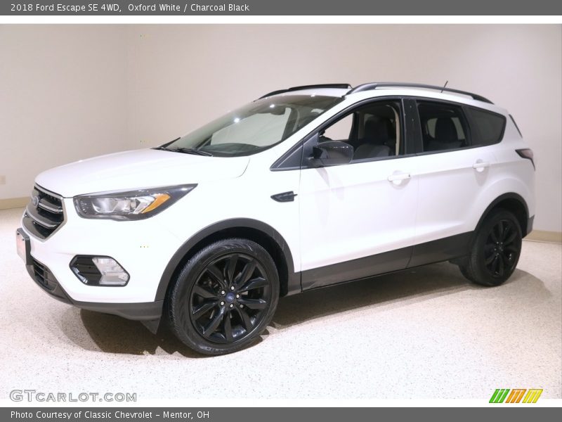Oxford White / Charcoal Black 2018 Ford Escape SE 4WD