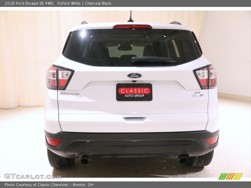 Oxford White / Charcoal Black 2018 Ford Escape SE 4WD