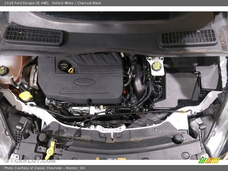 Oxford White / Charcoal Black 2018 Ford Escape SE 4WD