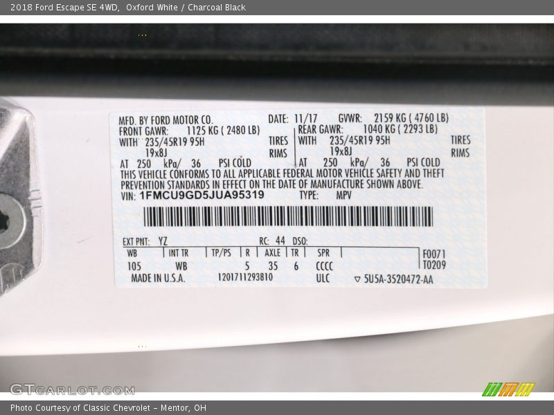 Oxford White / Charcoal Black 2018 Ford Escape SE 4WD