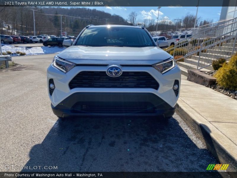 Super White / Black 2021 Toyota RAV4 XLE AWD Hybrid