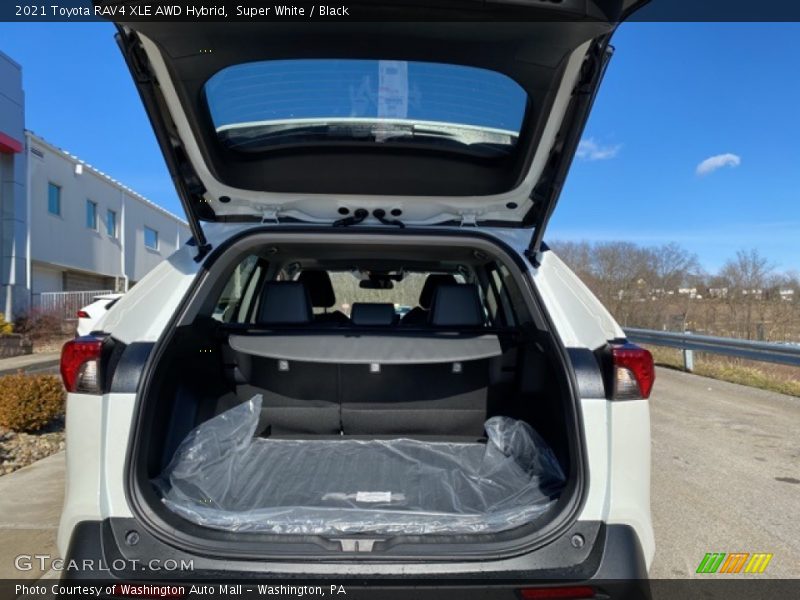 Super White / Black 2021 Toyota RAV4 XLE AWD Hybrid