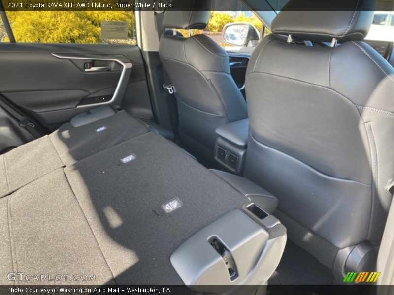 Super White / Black 2021 Toyota RAV4 XLE AWD Hybrid