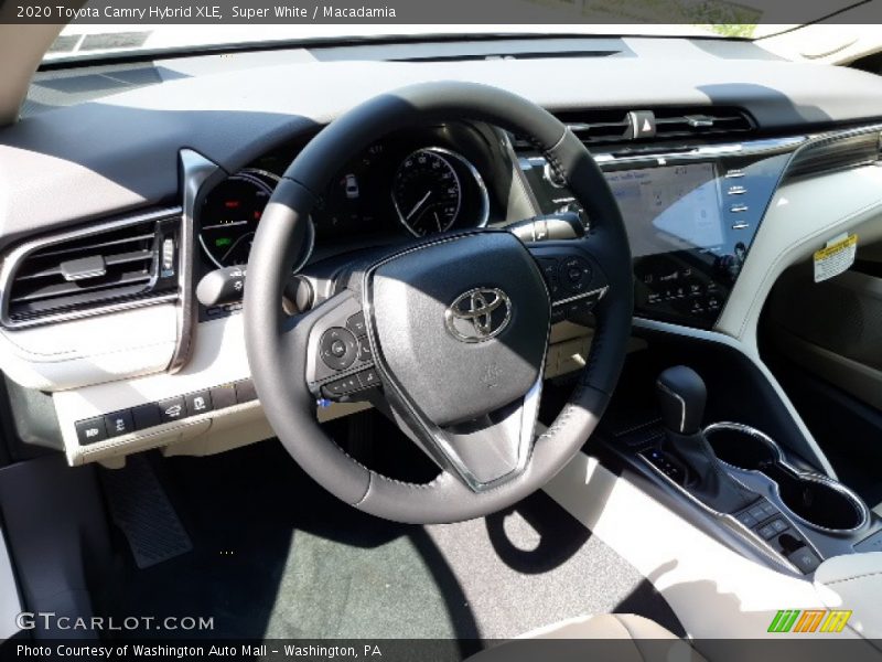 Super White / Macadamia 2020 Toyota Camry Hybrid XLE