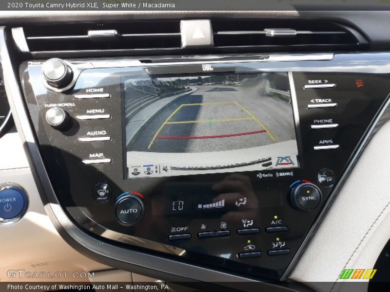 Super White / Macadamia 2020 Toyota Camry Hybrid XLE