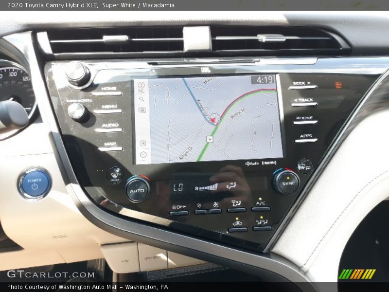 Super White / Macadamia 2020 Toyota Camry Hybrid XLE