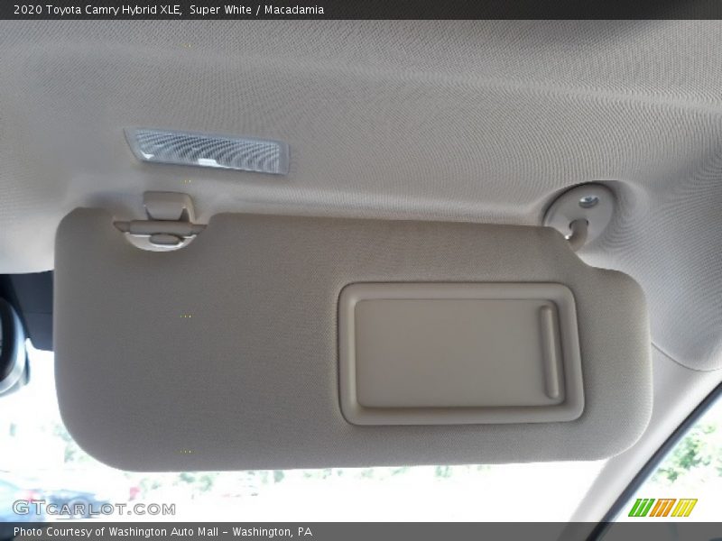 Super White / Macadamia 2020 Toyota Camry Hybrid XLE
