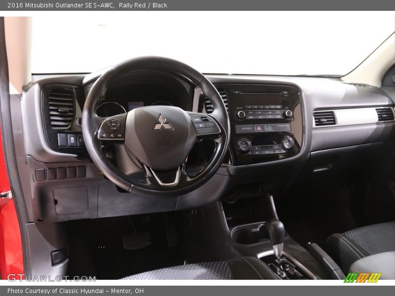 Dashboard of 2016 Outlander SE S-AWC