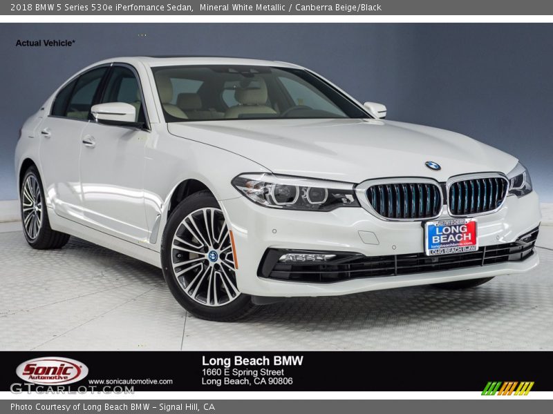 Mineral White Metallic / Canberra Beige/Black 2018 BMW 5 Series 530e iPerfomance Sedan