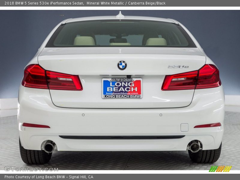 Mineral White Metallic / Canberra Beige/Black 2018 BMW 5 Series 530e iPerfomance Sedan