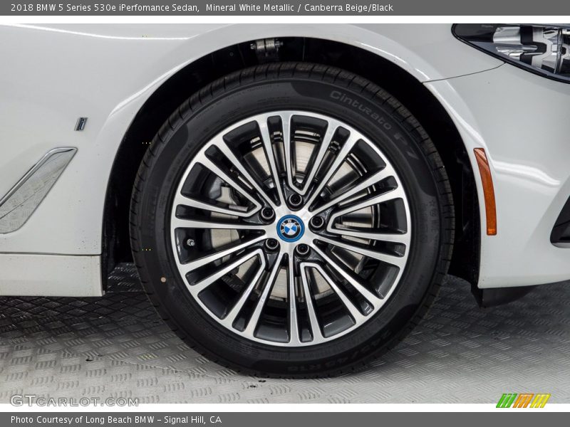 Mineral White Metallic / Canberra Beige/Black 2018 BMW 5 Series 530e iPerfomance Sedan