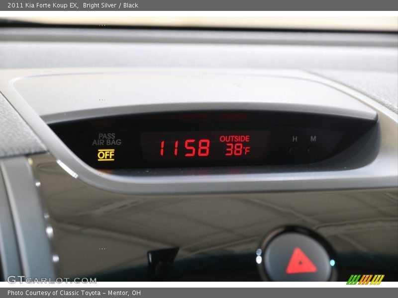 Bright Silver / Black 2011 Kia Forte Koup EX