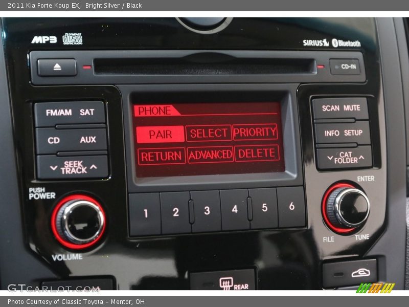 Bright Silver / Black 2011 Kia Forte Koup EX