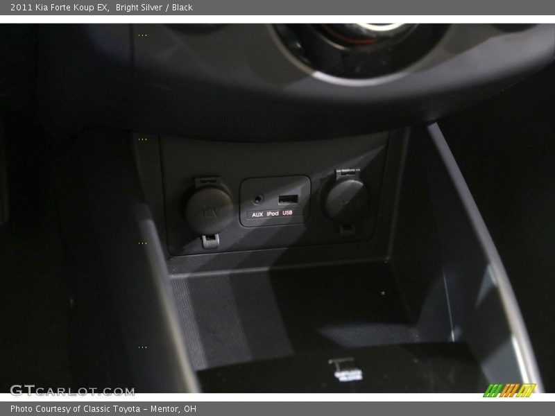 Bright Silver / Black 2011 Kia Forte Koup EX