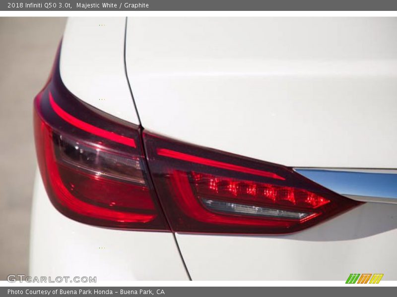 Majestic White / Graphite 2018 Infiniti Q50 3.0t