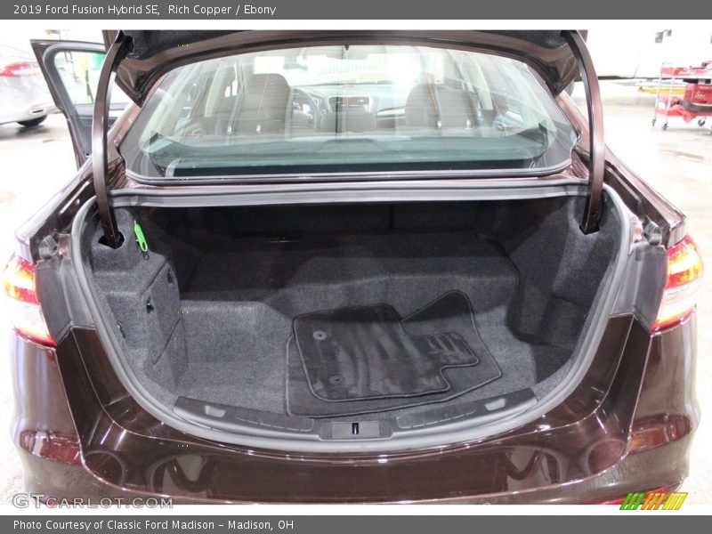  2019 Fusion Hybrid SE Trunk