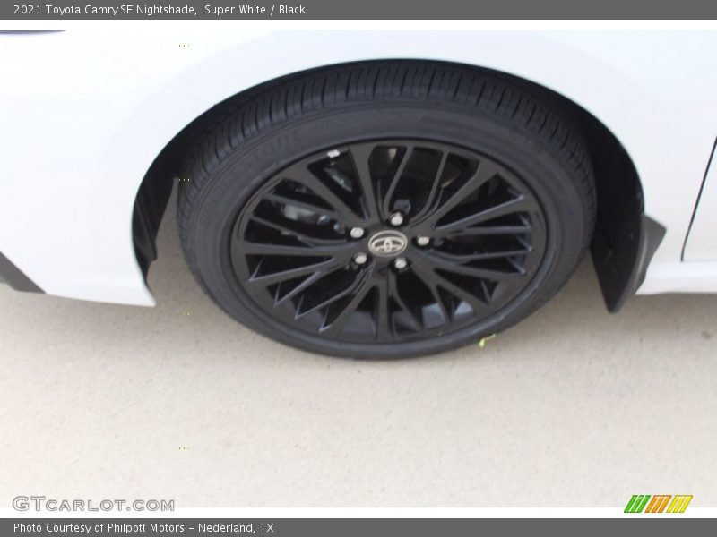 Super White / Black 2021 Toyota Camry SE Nightshade