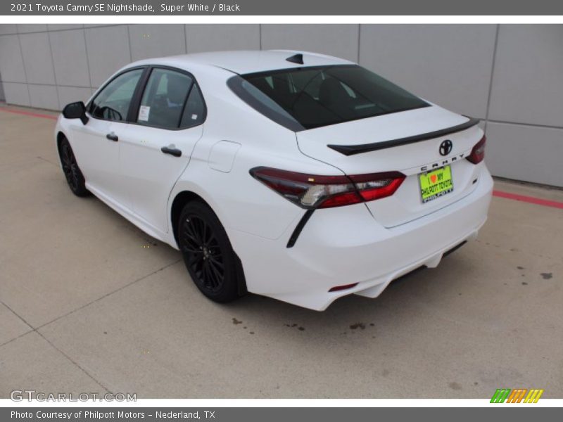 Super White / Black 2021 Toyota Camry SE Nightshade