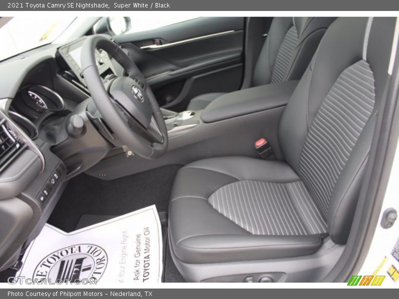 Super White / Black 2021 Toyota Camry SE Nightshade