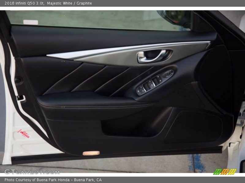 Majestic White / Graphite 2018 Infiniti Q50 3.0t