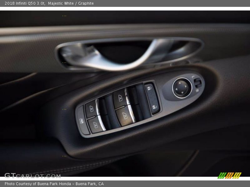 Majestic White / Graphite 2018 Infiniti Q50 3.0t