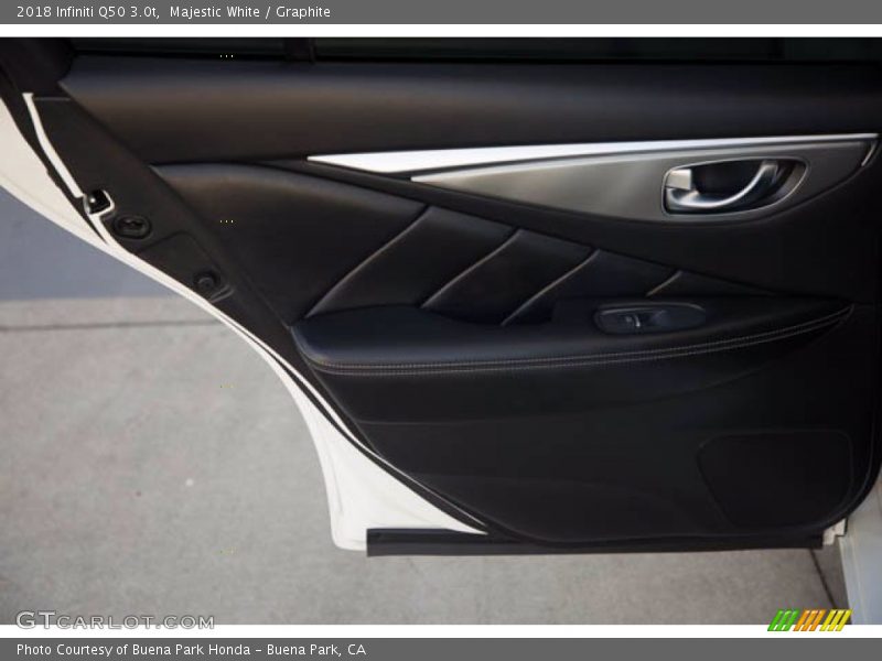 Majestic White / Graphite 2018 Infiniti Q50 3.0t