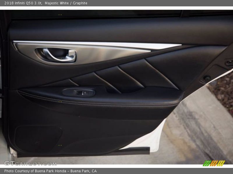 Majestic White / Graphite 2018 Infiniti Q50 3.0t