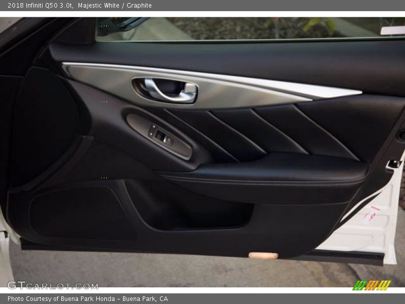 Majestic White / Graphite 2018 Infiniti Q50 3.0t