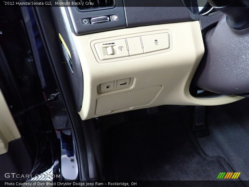 Midnight Black / Gray 2012 Hyundai Sonata GLS