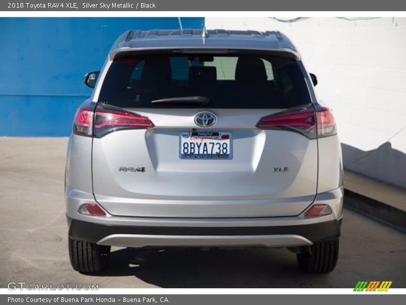 Silver Sky Metallic / Black 2018 Toyota RAV4 XLE