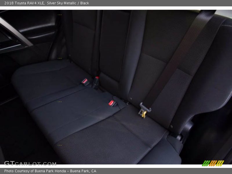 Silver Sky Metallic / Black 2018 Toyota RAV4 XLE