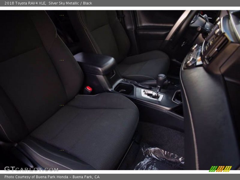 Silver Sky Metallic / Black 2018 Toyota RAV4 XLE
