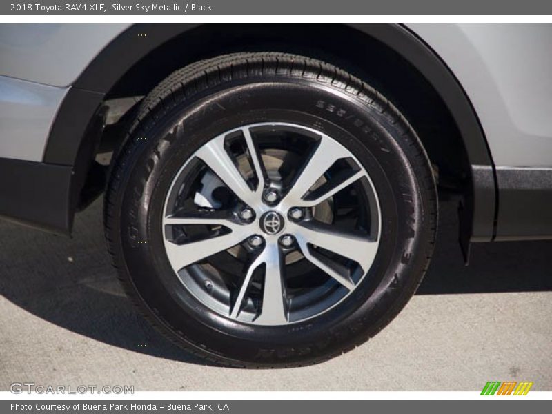 Silver Sky Metallic / Black 2018 Toyota RAV4 XLE