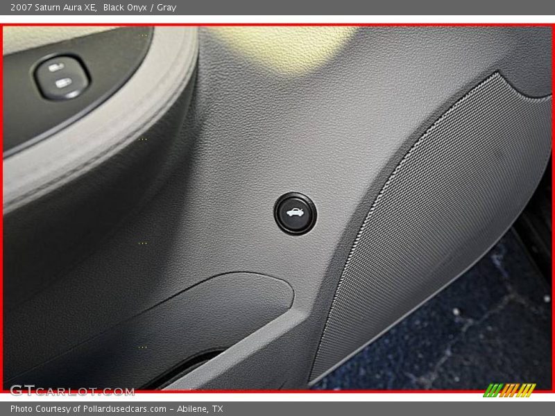 Black Onyx / Gray 2007 Saturn Aura XE