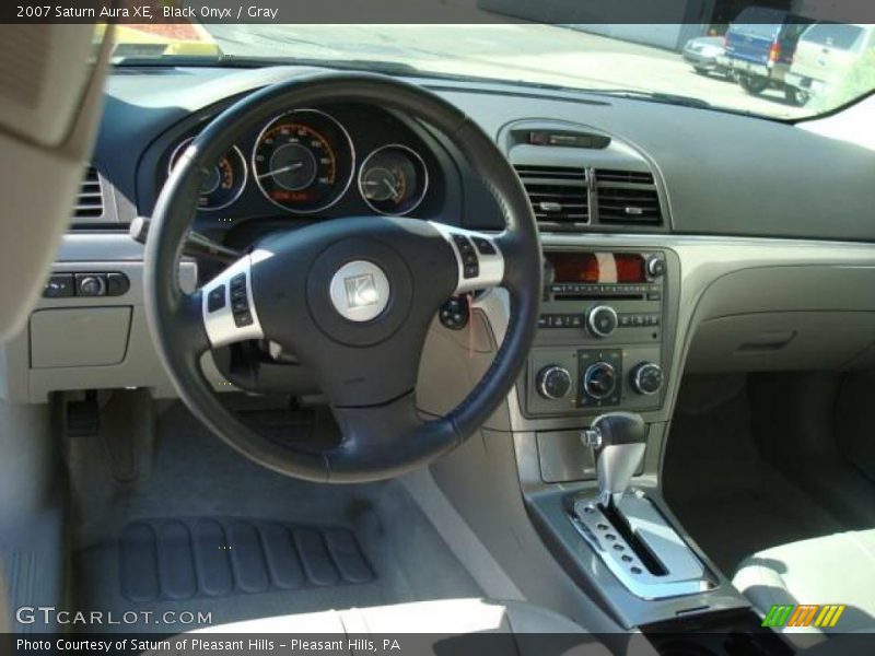 Black Onyx / Gray 2007 Saturn Aura XE
