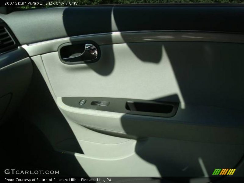 Black Onyx / Gray 2007 Saturn Aura XE