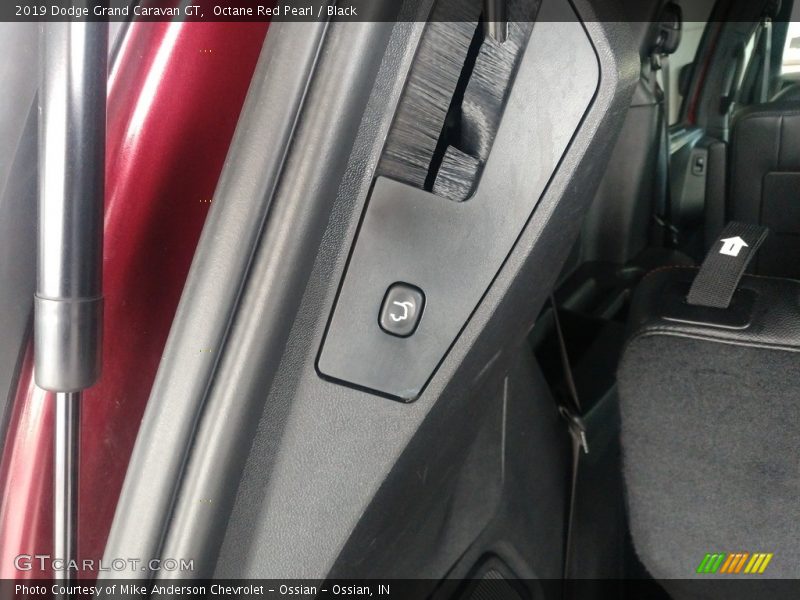 Octane Red Pearl / Black 2019 Dodge Grand Caravan GT