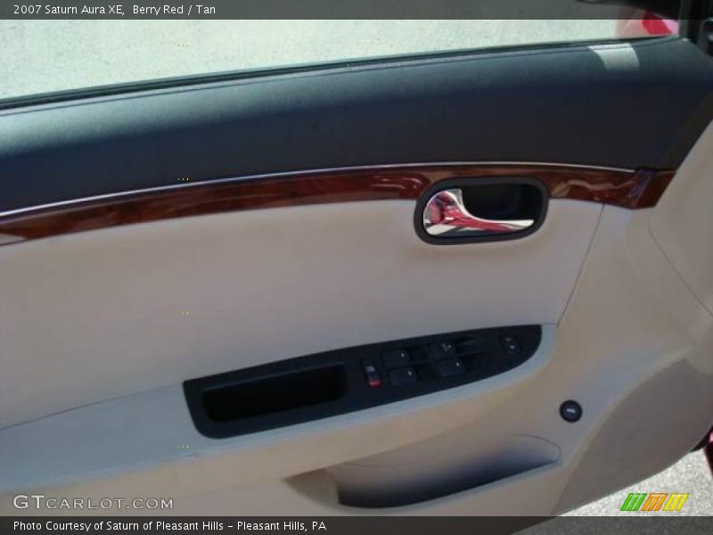 Berry Red / Tan 2007 Saturn Aura XE