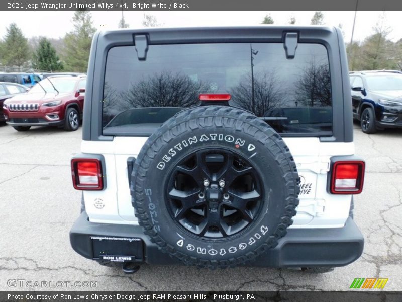 Bright White / Black 2021 Jeep Wrangler Unlimited Willys 4x4