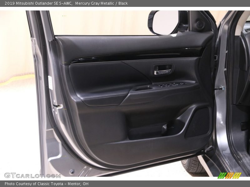 Mercury Gray Metallic / Black 2019 Mitsubishi Outlander SE S-AWC