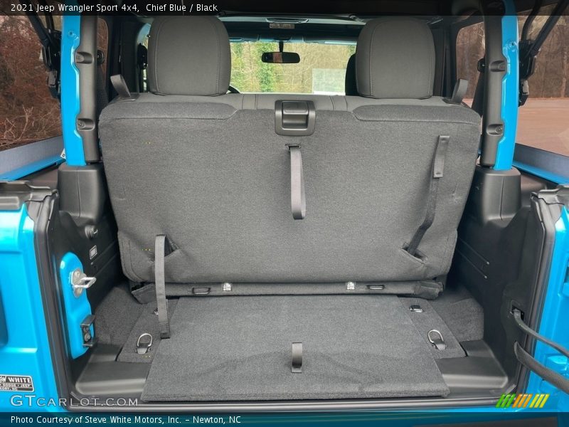  2021 Wrangler Sport 4x4 Trunk