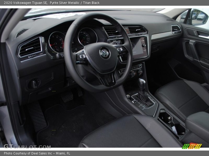 Pyrite Silver Metallic / Titan Black 2020 Volkswagen Tiguan SE