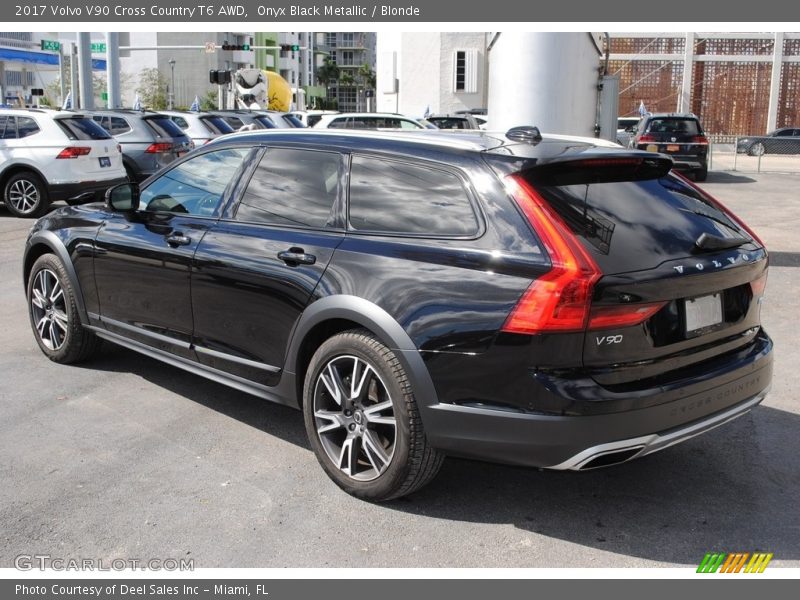  2017 V90 Cross Country T6 AWD Onyx Black Metallic